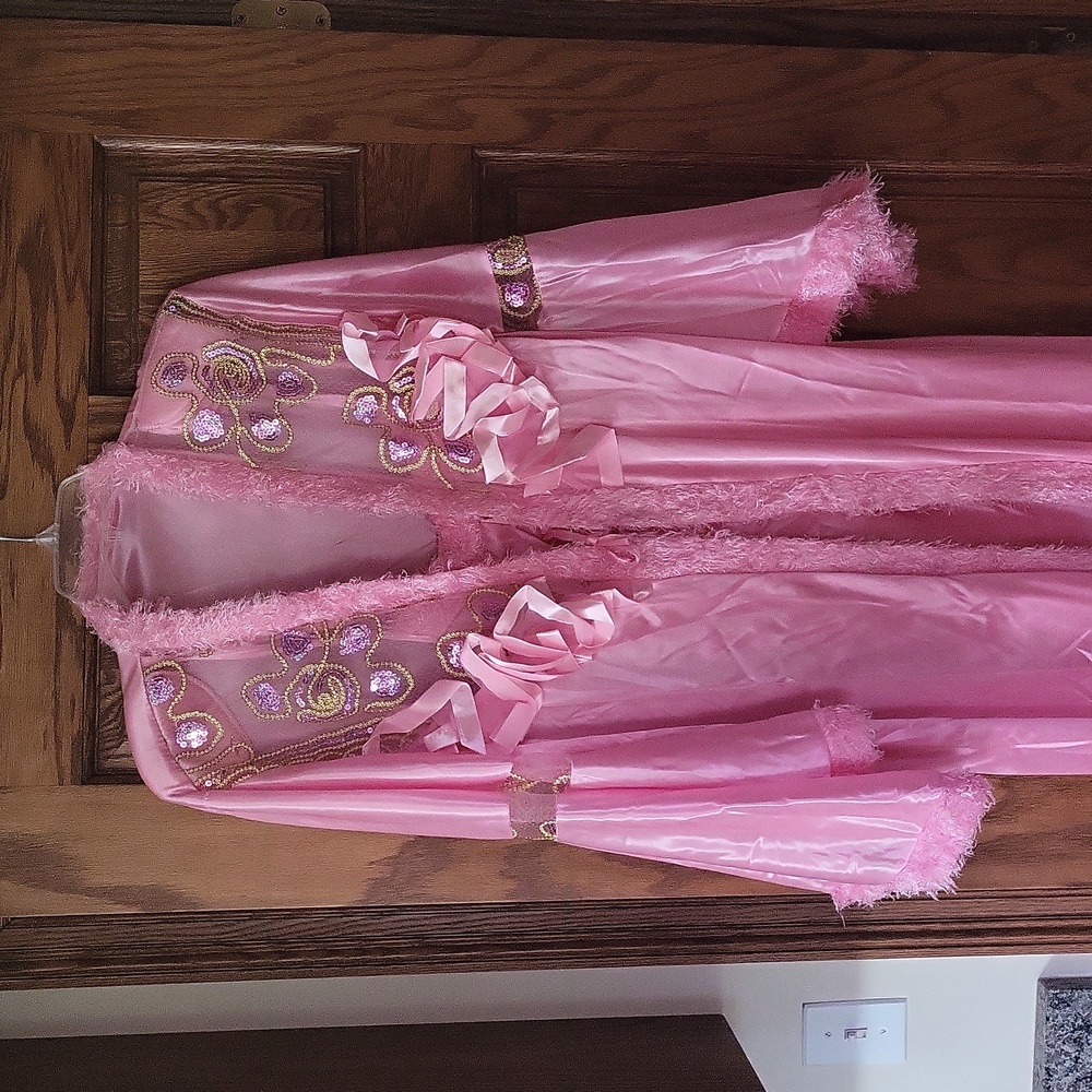 Womens medium/large PINK nightgown w/robe new super sexy! made in Egypt faux fur